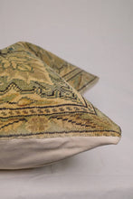 Load image into Gallery viewer, Ivy Turkish Vintage Rug Pillow No.1
